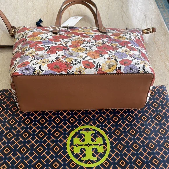 NWT Gorgeous Tory Burch Kerrington Zip Tote. - Picture 13 of 13